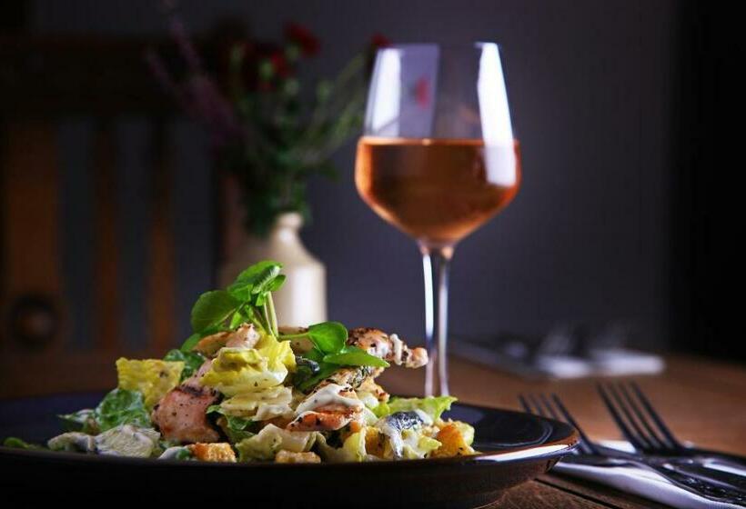 فندق صغير The Plough Inn