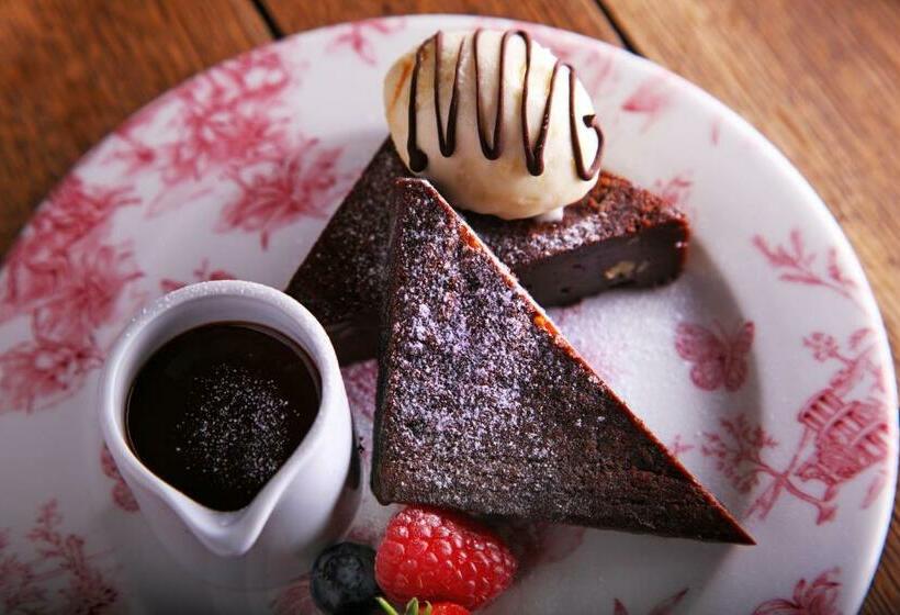 فندق صغير The Plough Inn