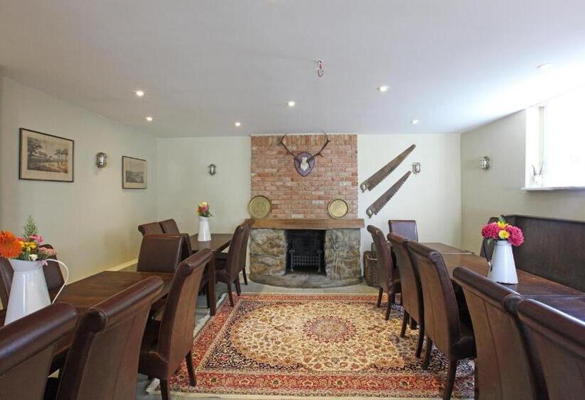 فندق صغير The Plough Inn