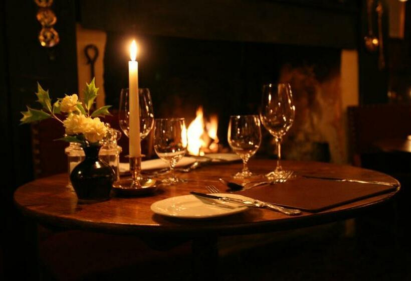 ユースホステル The Rock Inn