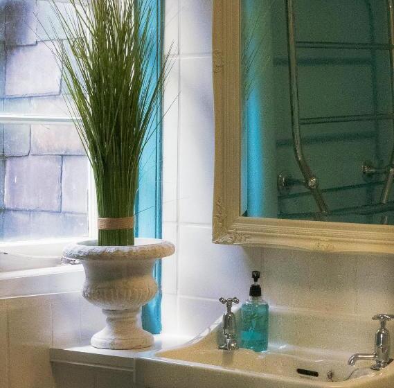 ユースホステル Ye Olde Smugglers Inne