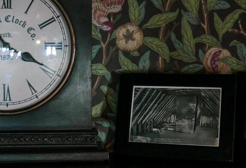 ユースホステル Ye Olde Smugglers Inne