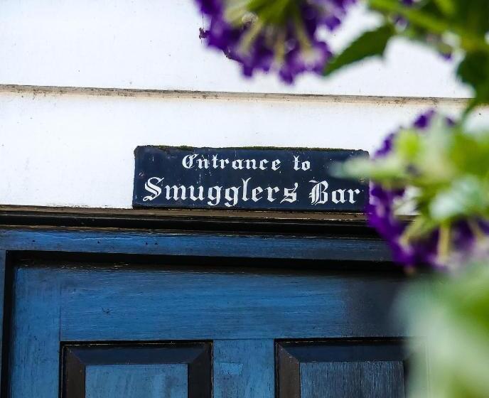 ユースホステル Ye Olde Smugglers Inne