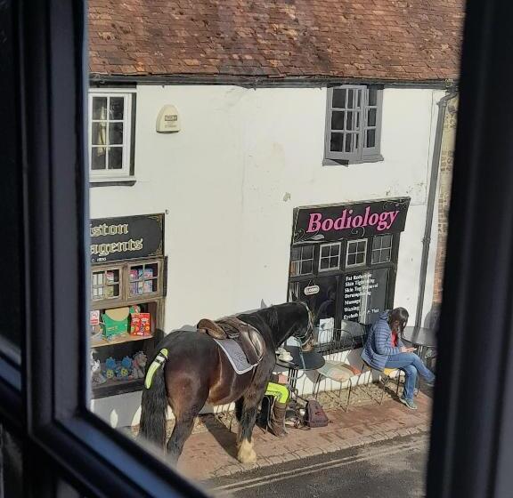 ユースホステル Ye Olde Smugglers Inne