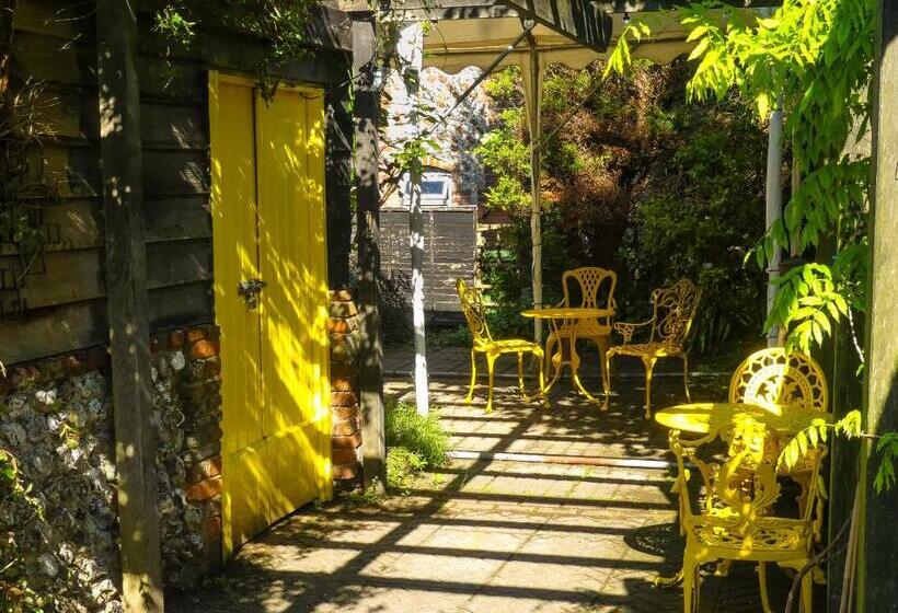 ユースホステル Ye Olde Smugglers Inne