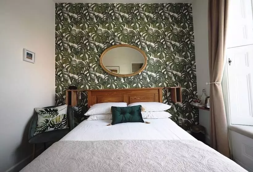 ベッドアンドブレックファースト Cowrie Guest House