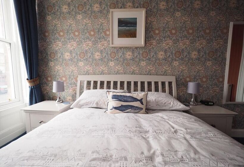 Bed and Breakfast Cowrie Guest House