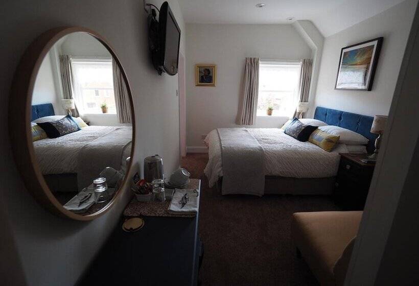 Bed and Breakfast Cowrie Guest House