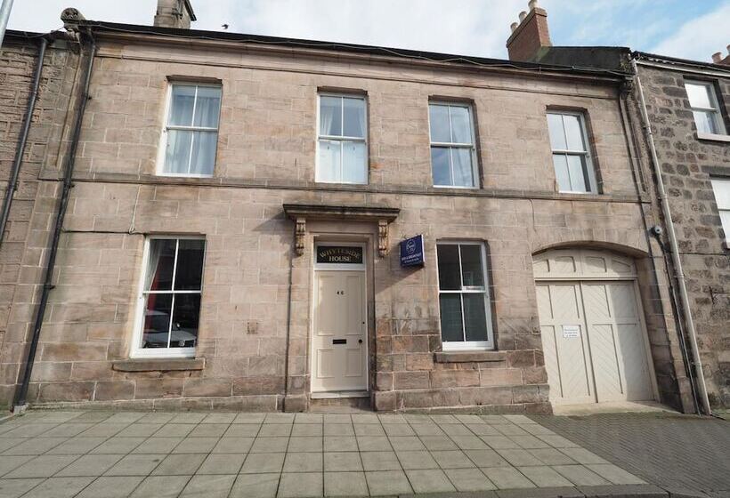 Bed and Breakfast Cowrie Guest House