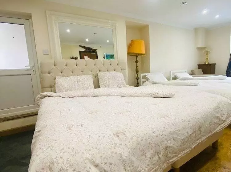 Majatalo Aron Guest House