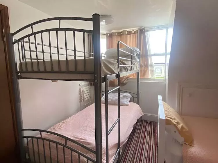 Majatalo Aron Guest House