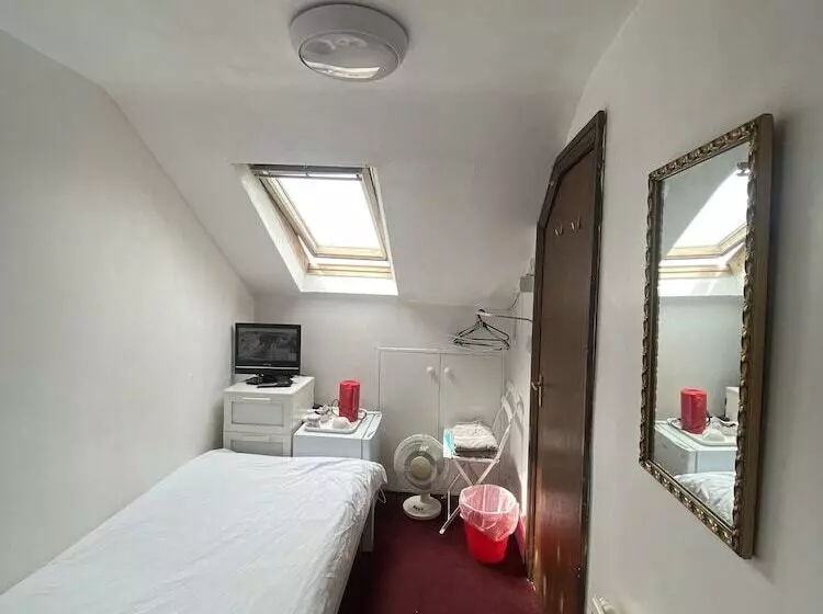 Majatalo Aron Guest House