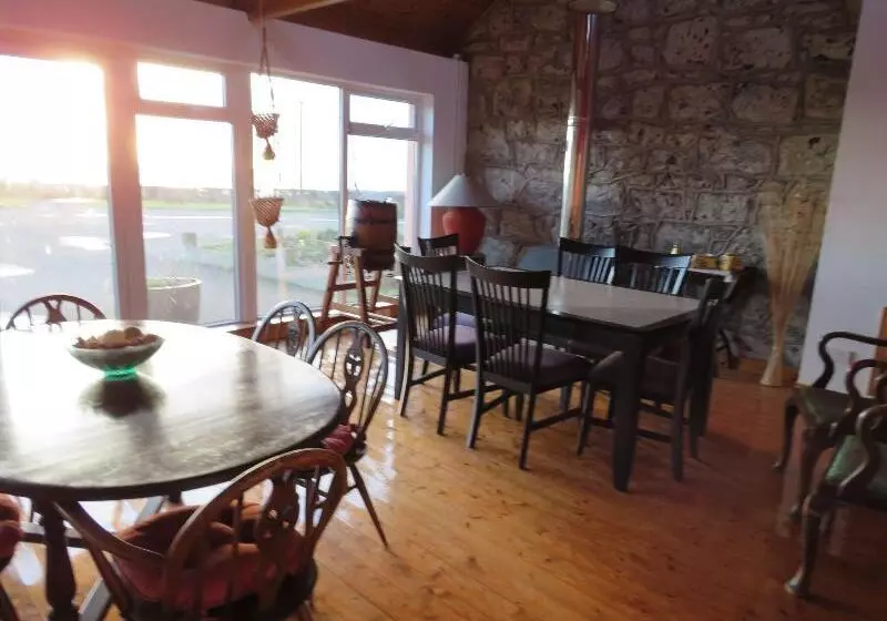 پانسیون Carnside Guest House