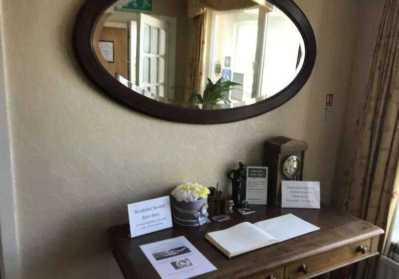 پانسیون Carnside Guest House