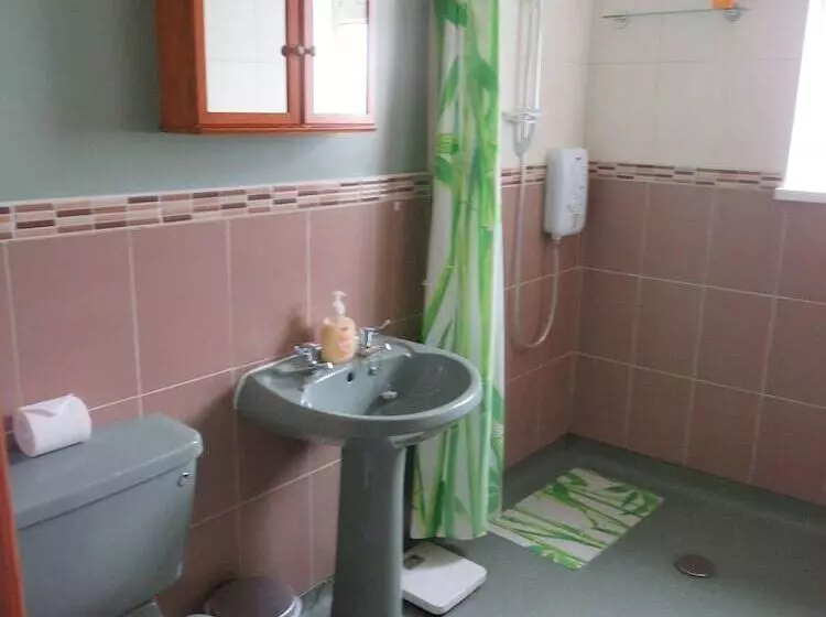 پانسیون Carnside Guest House