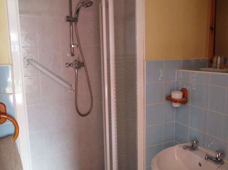 پانسیون Carnside Guest House