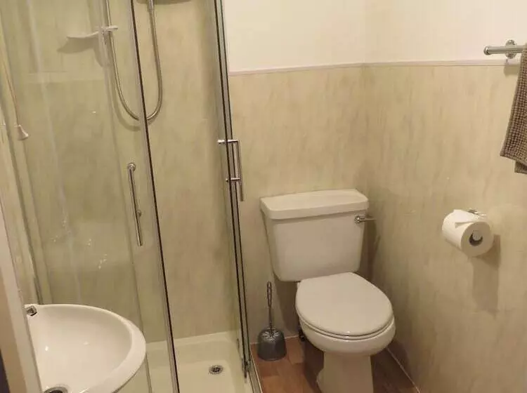 پانسیون Carnside Guest House
