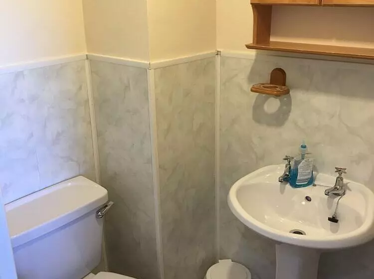 پانسیون Carnside Guest House