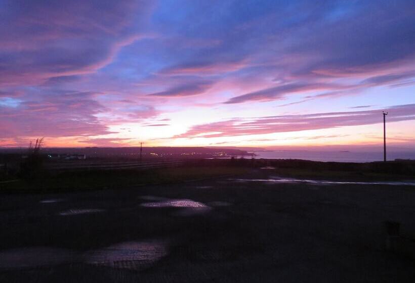 پانسیون Carnside Guest House