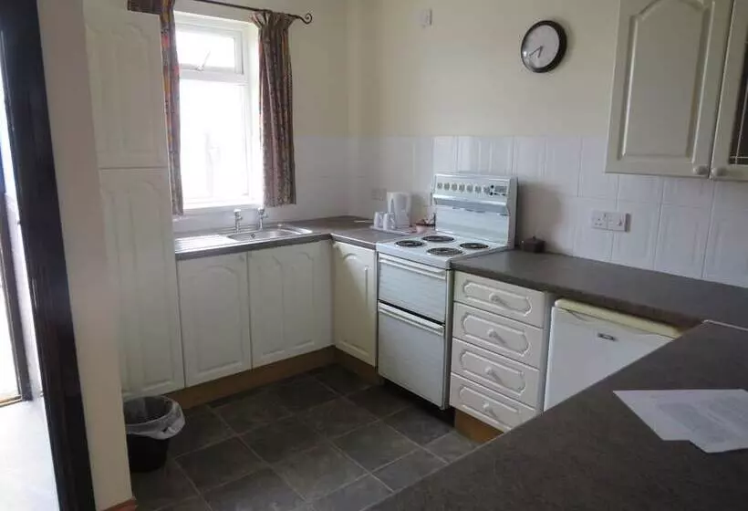 پانسیون Carnside Guest House