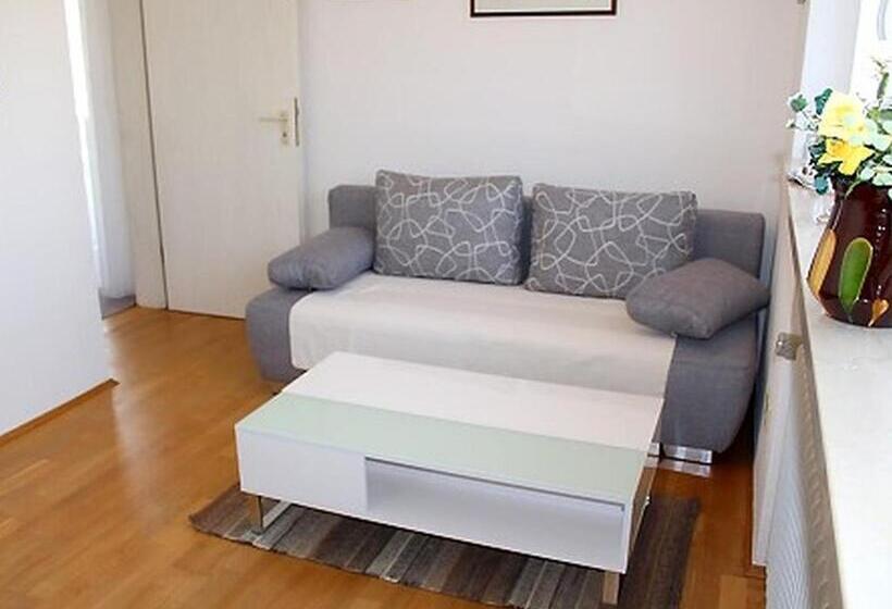 بنسيون Garni Vitamari