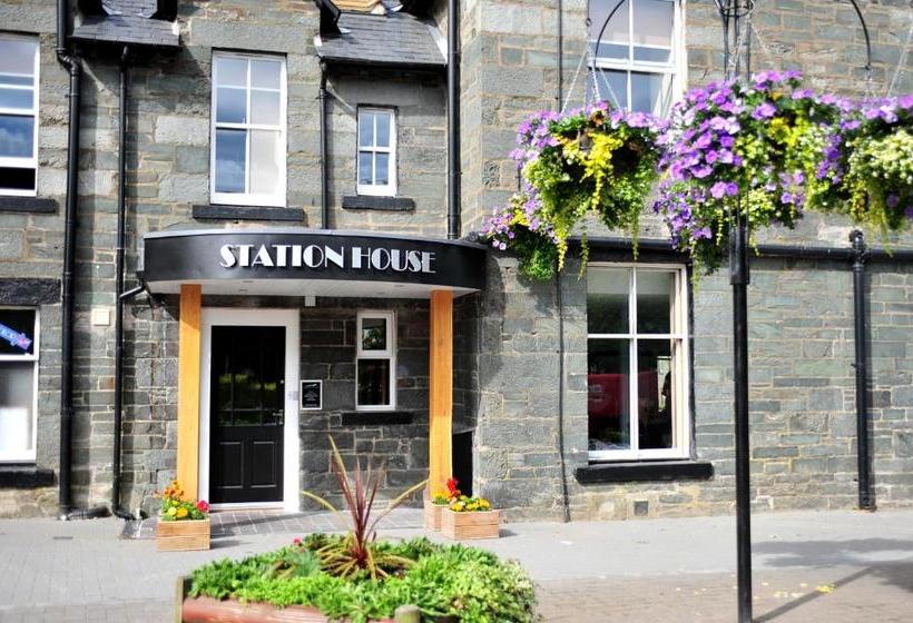 پانسیون Station House   Room Only