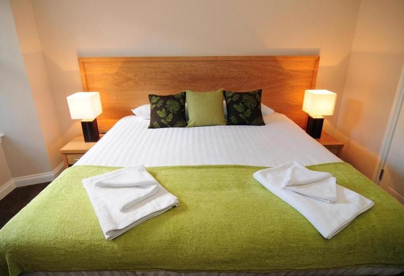 پانسیون Station House   Room Only