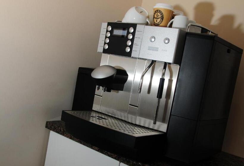 پانسیون Station House   Room Only