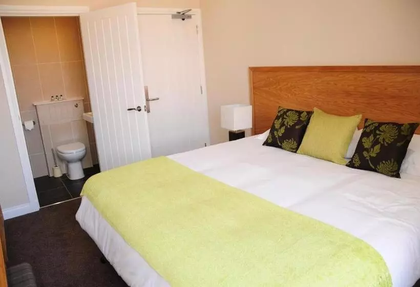 Majatalo Station House   Room Only