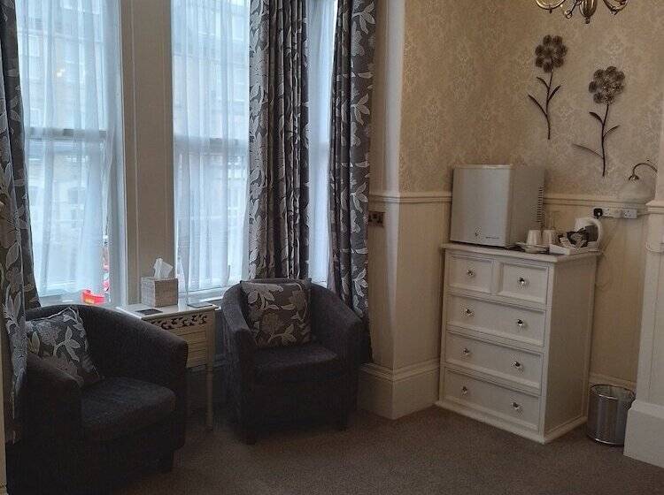 ペンション Sunflower Lodge