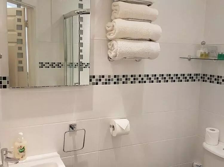 Majatalo Sunflower Lodge