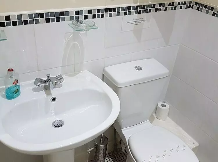 Majatalo Sunflower Lodge