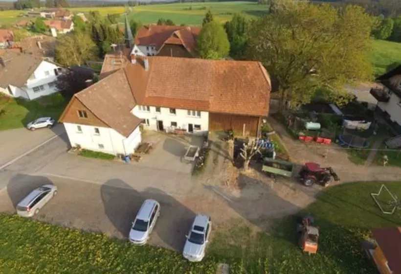 Retkeilymaja Gasthaus Zum Kreuz