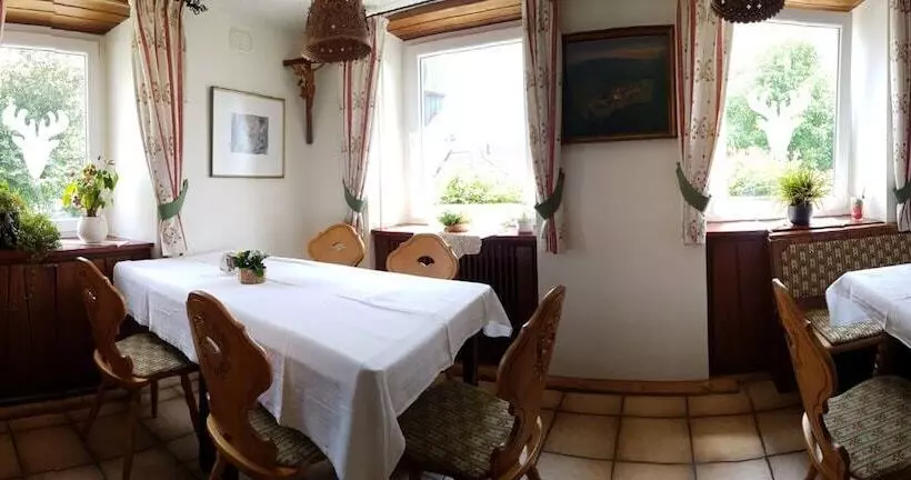 Retkeilymaja Gasthaus Zum Kreuz