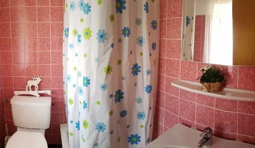 Retkeilymaja Gasthaus Zum Kreuz