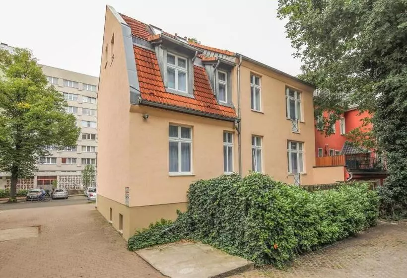 ユースホステル Amaroo   Gästehaus Potsdam “charlottenhof”