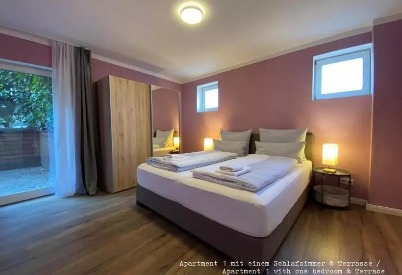 ユースホステル Amaroo   Gästehaus Potsdam “charlottenhof”