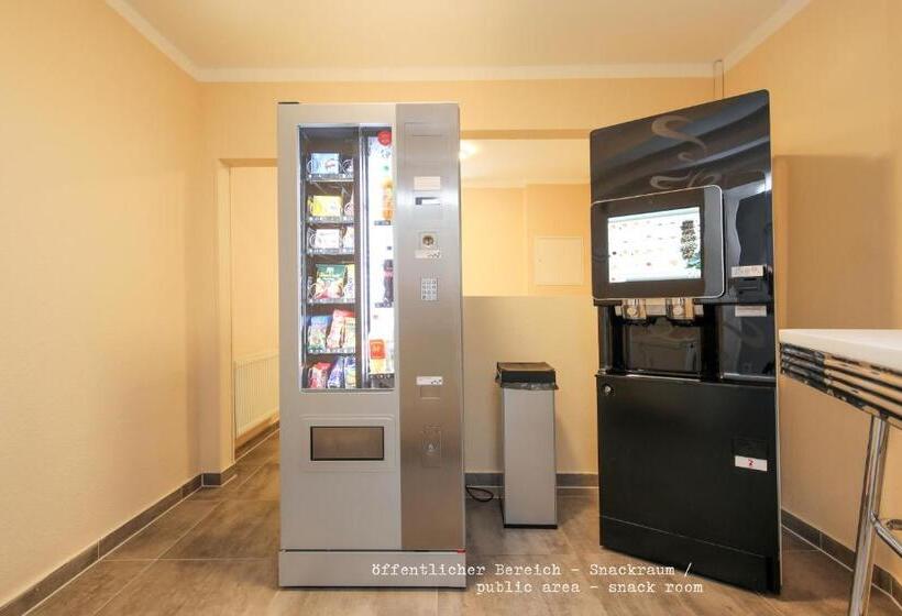 הוסטל Amaroo Gästehaus Potsdam “charlottenhof”