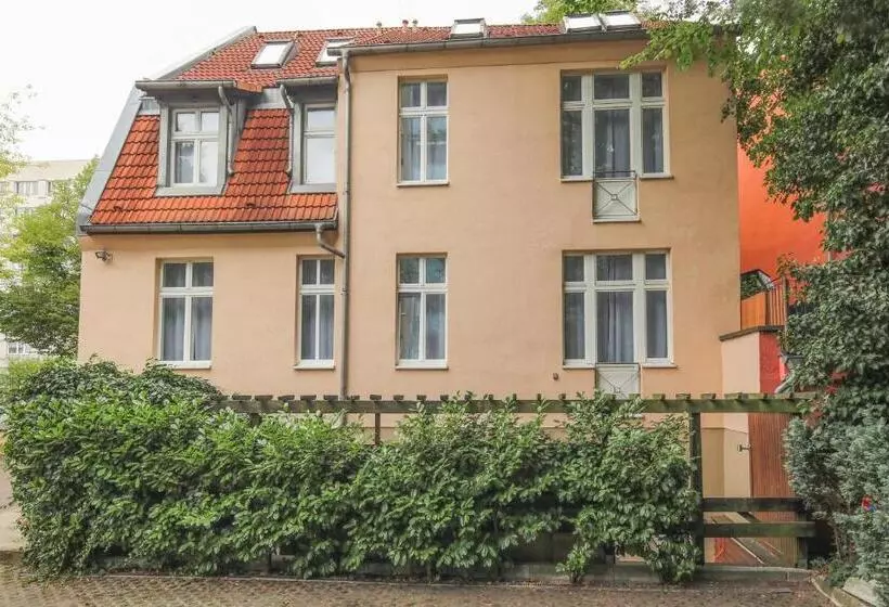 ユースホステル Amaroo   Gästehaus Potsdam “charlottenhof”