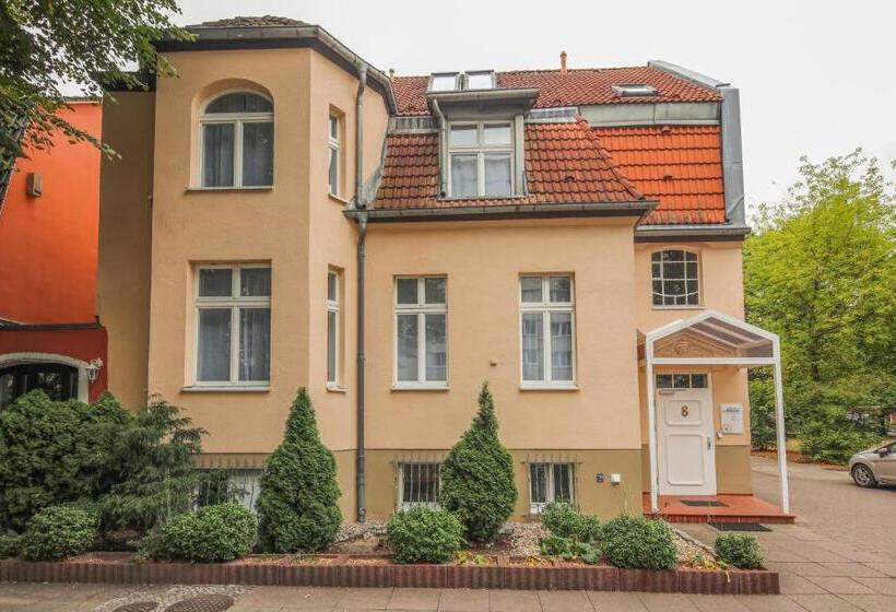 הוסטל Amaroo Gästehaus Potsdam “charlottenhof”