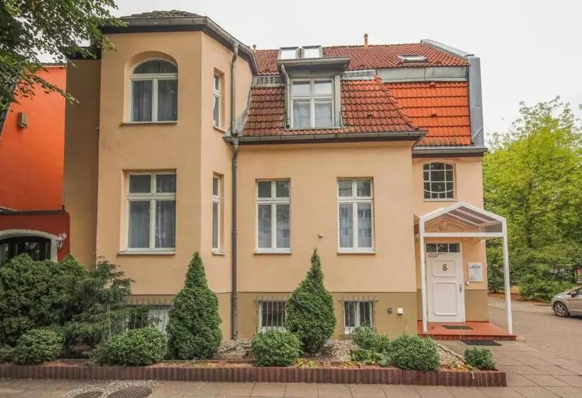 ユースホステル Amaroo   Gästehaus Potsdam “charlottenhof”