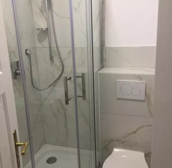 Majatalo Gästezimmer Hozici