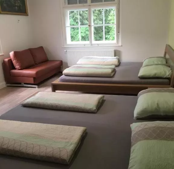 Majatalo Gästezimmer Hozici