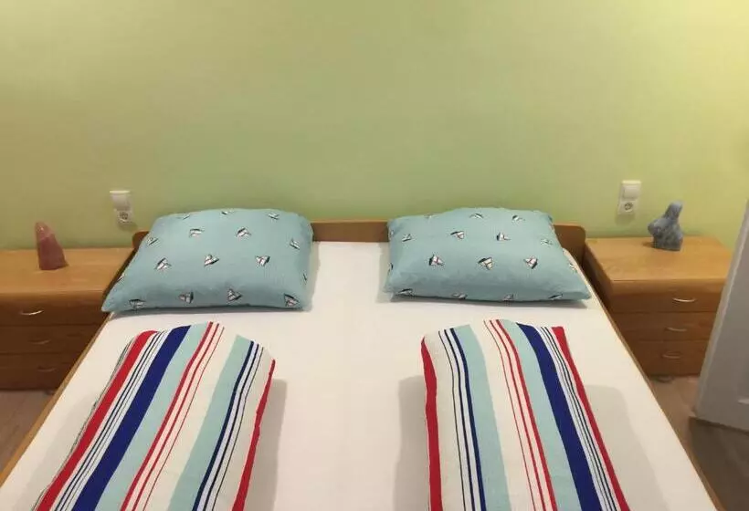 Majatalo Gästezimmer Hozici