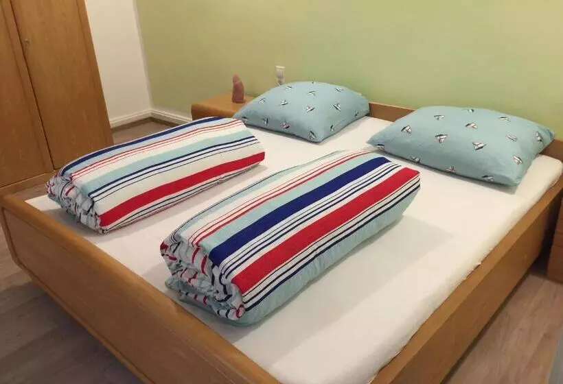 Majatalo Gästezimmer Hozici