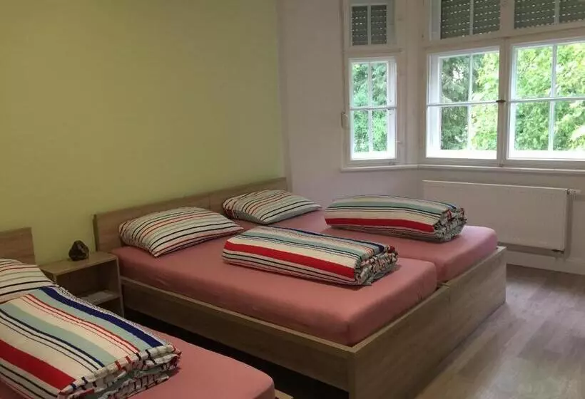 Majatalo Gästezimmer Hozici
