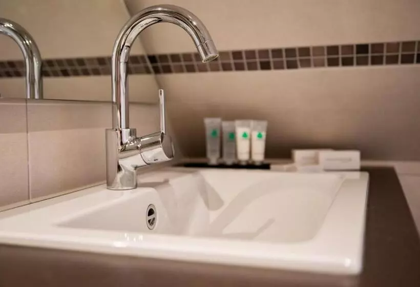 Majatalo Zum Grunen Baum