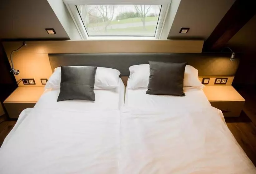 Majatalo Zum Grunen Baum