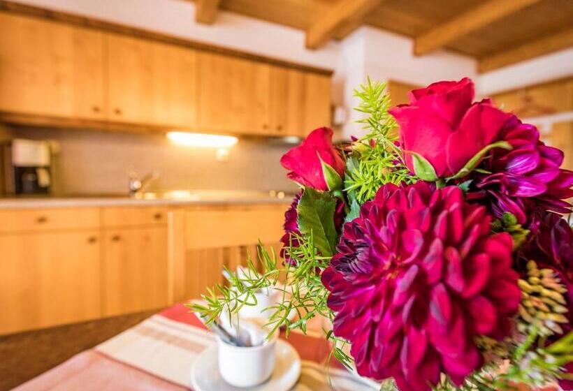 Hotel Urlaub Am Regen – Ferienhof Dirnberger