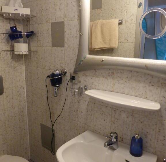 Общежитие Gasthaus Storchen Hellas